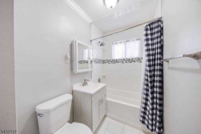 137 Lakeside Blvd, Hopatcong Boro, NJ 07843
