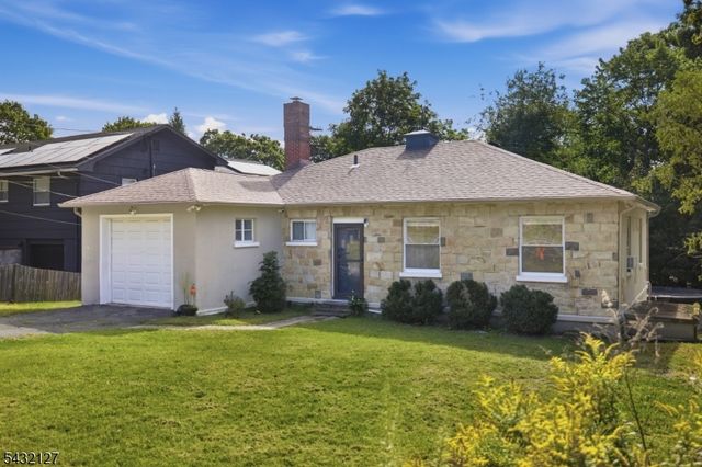 137 Lakeside Blvd, Hopatcong Boro, NJ 07843