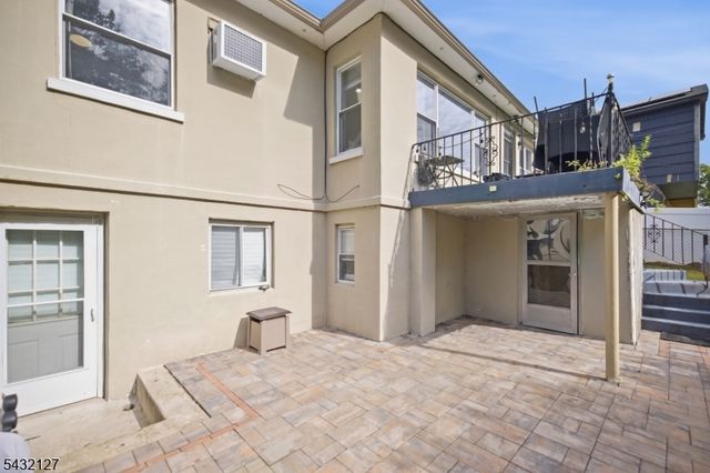 137 Lakeside Blvd, Hopatcong Boro, NJ 07843