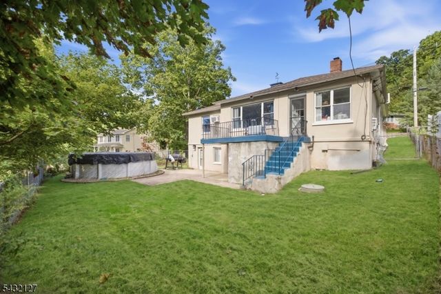 137 Lakeside Blvd, Hopatcong Boro, NJ 07843