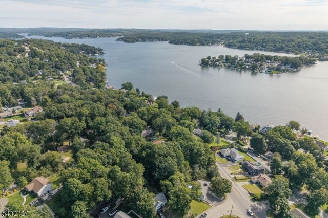 137 Lakeside Blvd, Hopatcong Boro, NJ 07843