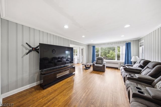 137 Lakeside Blvd, Hopatcong Boro, NJ 07843