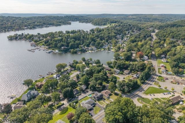 137 Lakeside Blvd, Hopatcong Boro, NJ 07843
