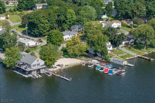 137 Lakeside Blvd, Hopatcong Boro, NJ 07843