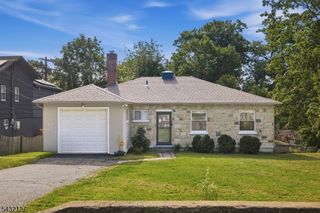 137 Lakeside Blvd, Hopatcong Boro, NJ 07843