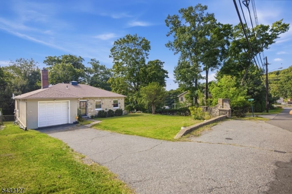137 Lakeside Blvd, Hopatcong Boro, NJ 07843 — photo 2