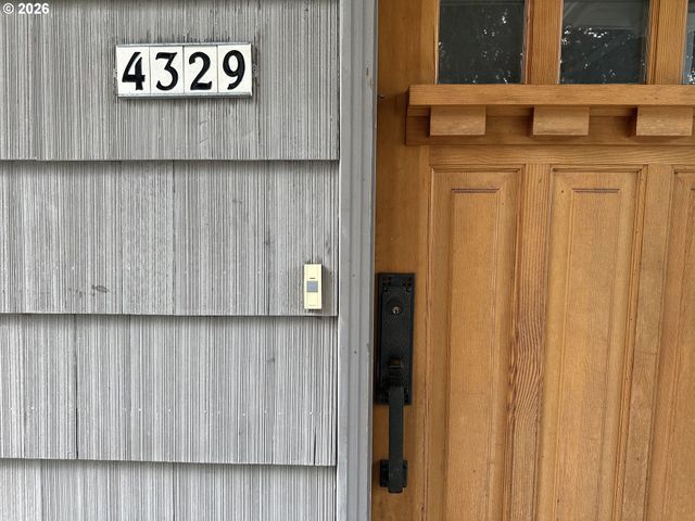 4329 Se Windsor Ct, Portland, OR 97206