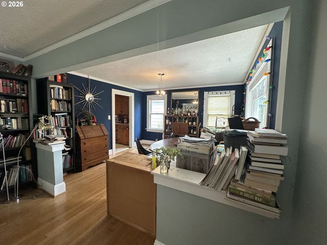 4329 Se Windsor Ct, Portland, OR 97206