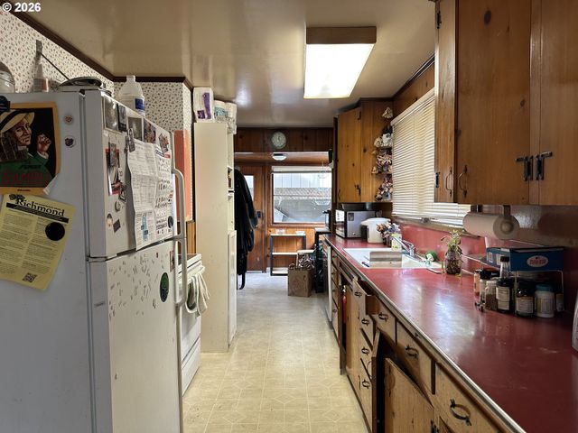 4329 Se Windsor Ct, Portland, OR 97206
