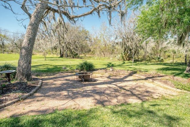 2520 County Road 582, Brazoria, TX 77422