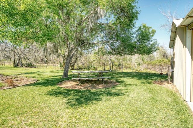 2520 County Road 582, Brazoria, TX 77422