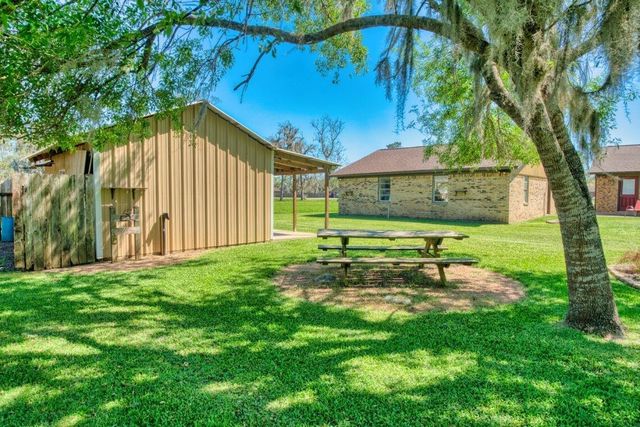 2520 County Road 582, Brazoria, TX 77422