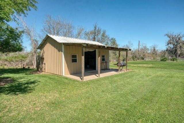 2520 County Road 582, Brazoria, TX 77422