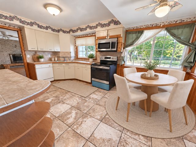 1894 Minnehaha Avenue E, Saint Paul, MN 55119