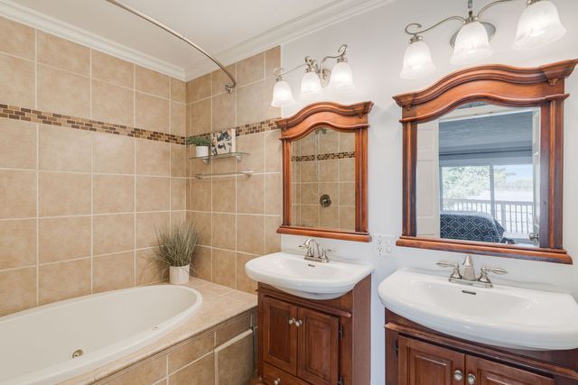 188 Oakwood Drive, Antioch, IL 60002