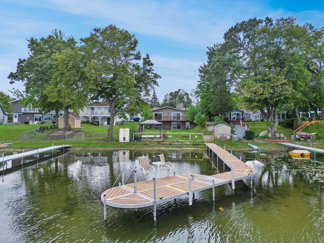 188 Oakwood Drive, Antioch, IL 60002