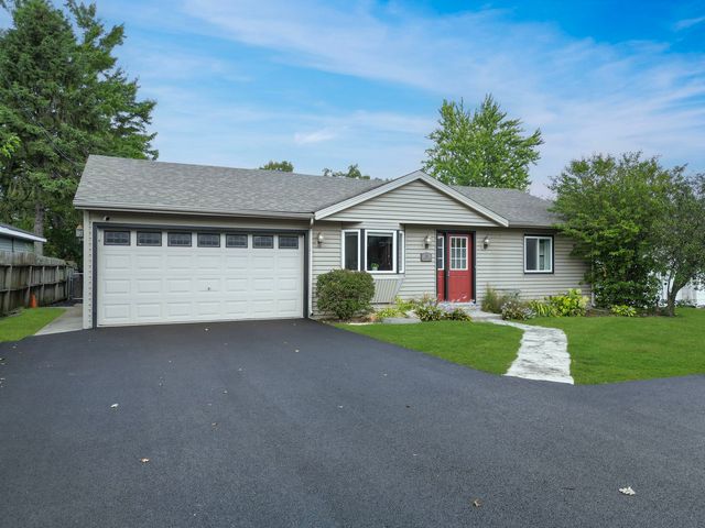 188 Oakwood Drive, Antioch, IL 60002