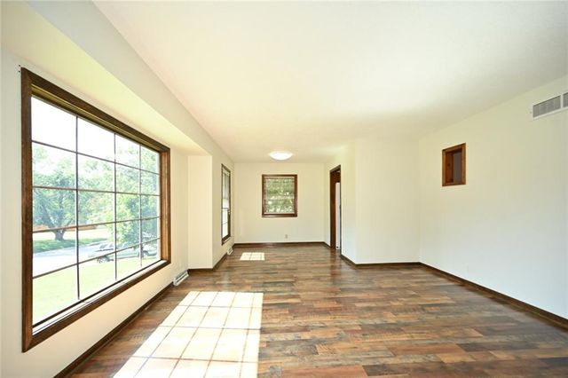 520 Thomas Drive, Platte City, MO 64079