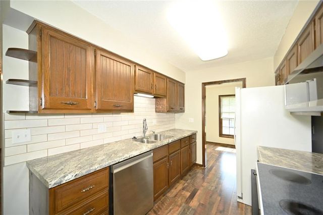 520 Thomas Drive, Platte City, MO 64079