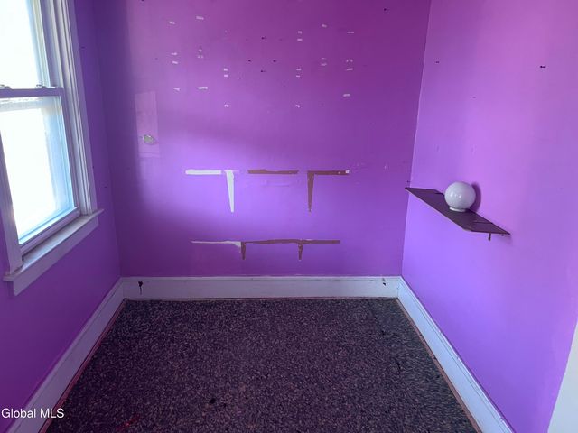 1013 Delamont Avenue, Schenectady, NY 12307