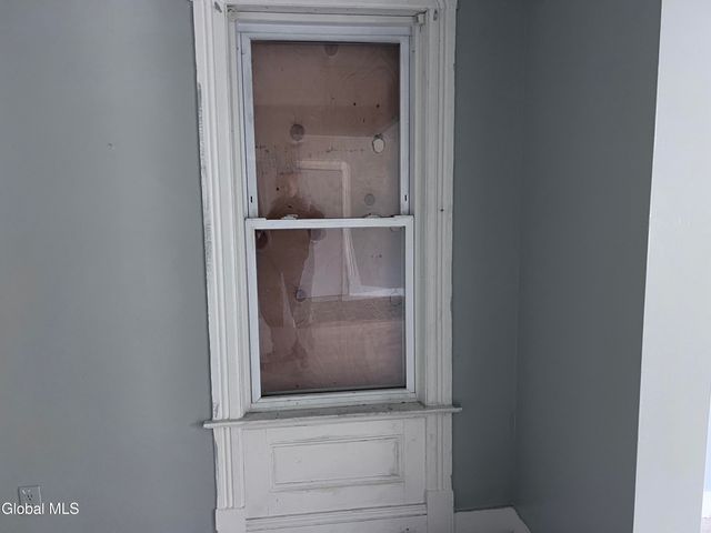 1013 Delamont Avenue, Schenectady, NY 12307