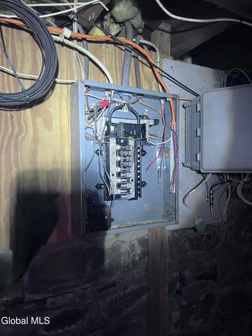 1013 Delamont Avenue, Schenectady, NY 12307