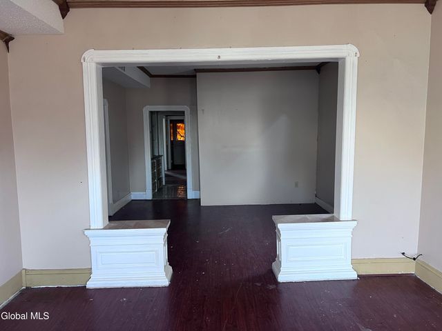 1013 Delamont Avenue, Schenectady, NY 12307