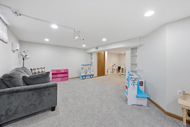 4216 S 89th STREET, Greenfield, WI 53228