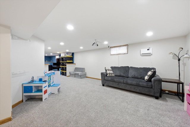 4216 S 89th STREET, Greenfield, WI 53228