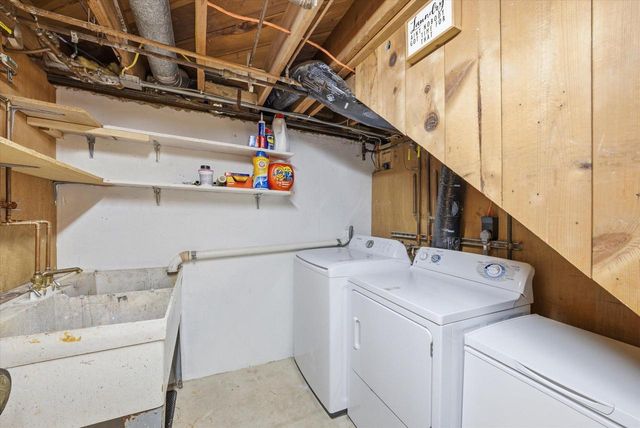 4216 S 89th STREET, Greenfield, WI 53228