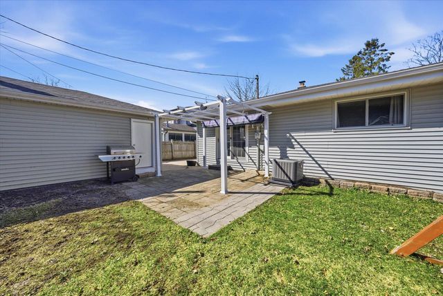 4216 S 89th STREET, Greenfield, WI 53228