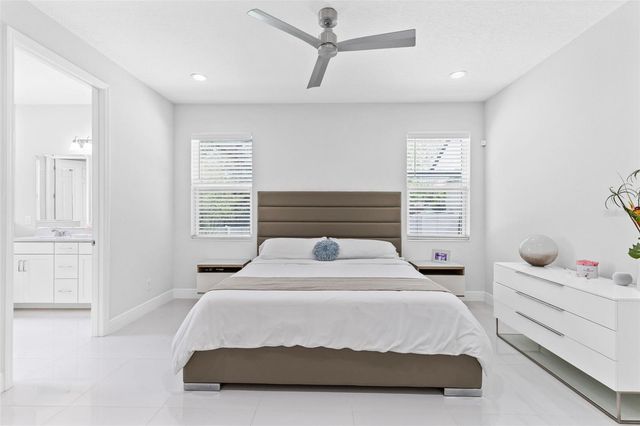 9482 OGLETHORPE DRIVE, Groveland, FL 34736