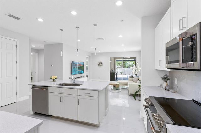 9482 OGLETHORPE DRIVE, Groveland, FL 34736