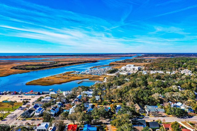 5207 White Ibis Court, Southport, NC 28461
