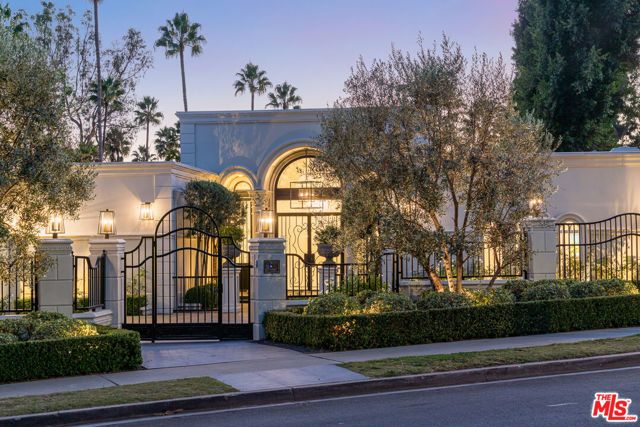 402 Doheny Road, Beverly Hills, CA 90210