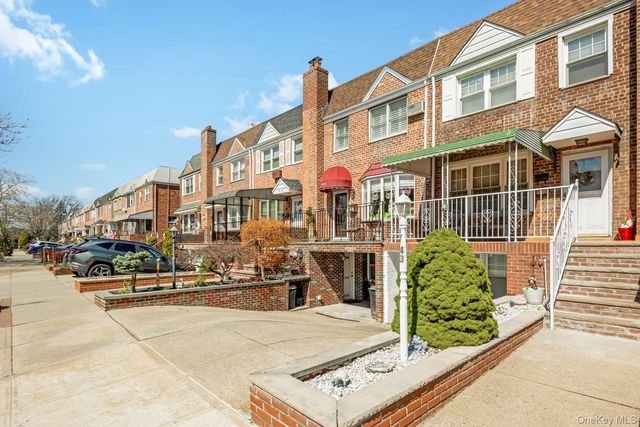 61-43 75th Place, Middle Village, NY 11379