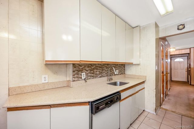 61-43 75th Place, Middle Village, NY 11379
