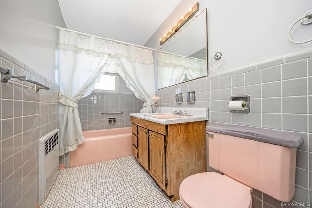 61-43 75th Place, Middle Village, NY 11379