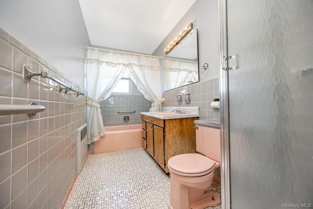61-43 75th Place, Middle Village, NY 11379