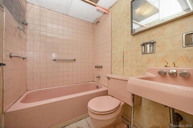 61-43 75th Place, Middle Village, NY 11379