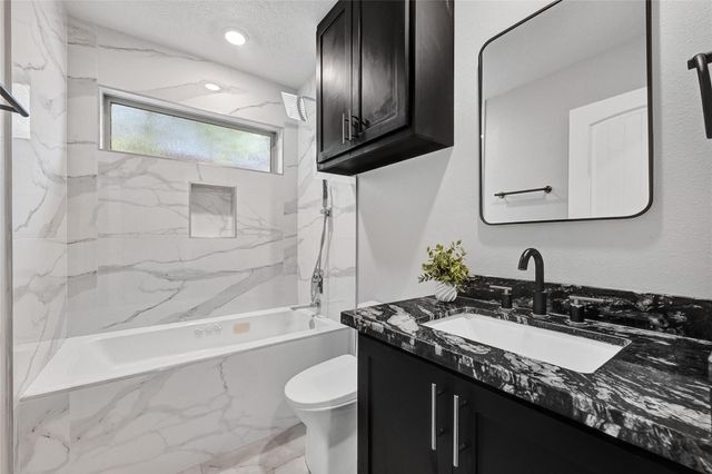 1811 Oriole Drive, League City, TX 77573