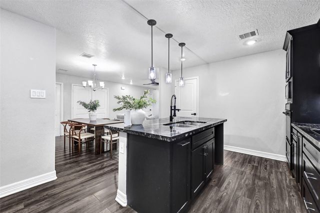 1811 Oriole Drive, League City, TX 77573