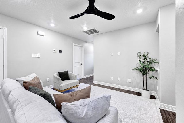 1811 Oriole Drive, League City, TX 77573