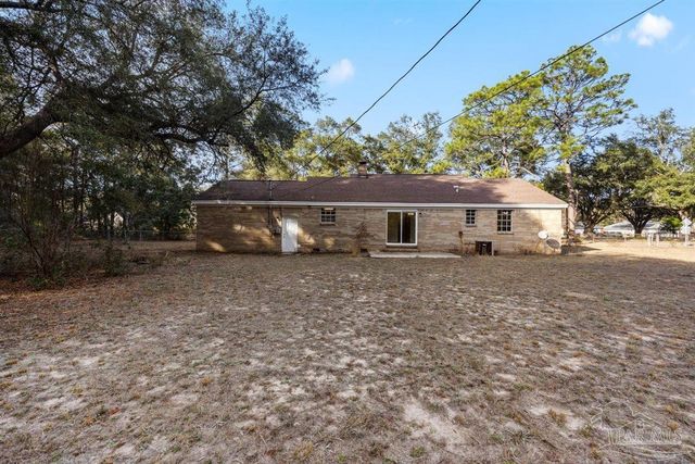 6127 Cherokee Dr, Milton, FL 32570