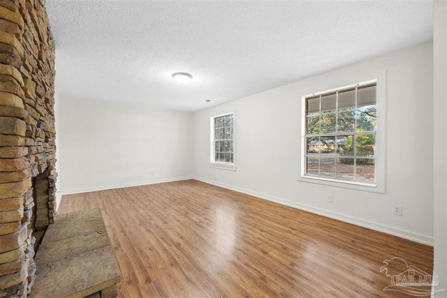 6127 Cherokee Dr, Milton, FL 32570