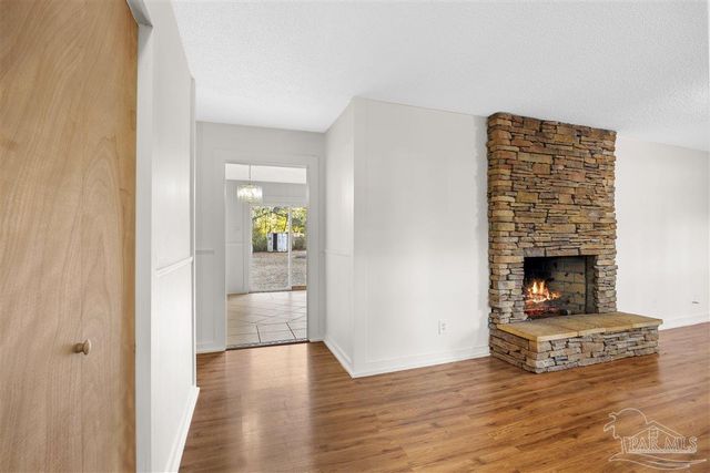 6127 Cherokee Dr, Milton, FL 32570