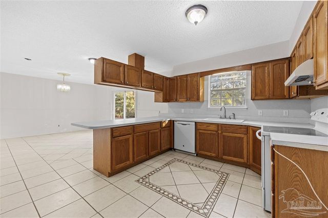 6127 Cherokee Dr, Milton, FL 32570