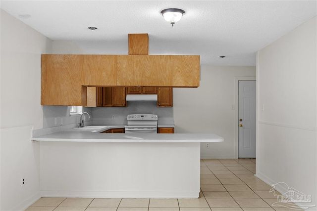 6127 Cherokee Dr, Milton, FL 32570