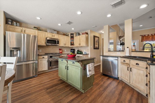 1917 Bentwater Parkway, Granbury, TX 76049