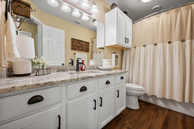 1917 Bentwater Parkway, Granbury, TX 76049